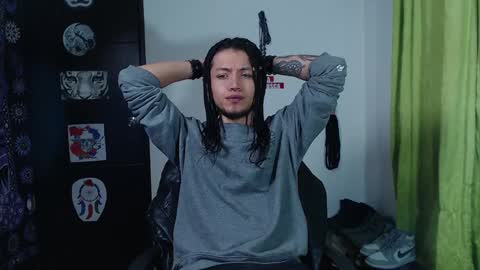 Snapshot of dicaprioo_ chatting on 01/07/25, 01:28 DICAPRIO online show from 01/07/25, 01:28