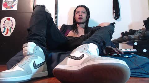 Snapshot of dicaprioo_ chatting on 01/07/25, 06:03 DICAPRIO online show from 01/07/25, 06:03