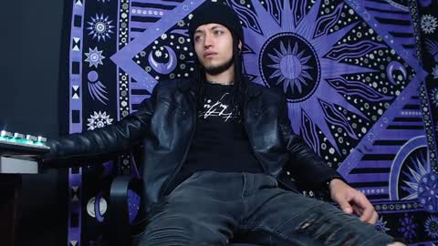 Snapshot of dicaprioo_ chatting on 01/11/25, 12:33 DICAPRIO online show from 01/11/25, 12:33