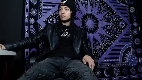 Snapshot of dicaprioo_ chatting on 01/11/25, 06:23 DICAPRIO online show from 01/11/25, 06:23