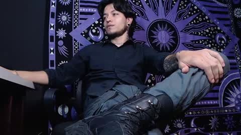 Snapshot of dicaprioo_ chatting on 01/16/25, 10:44 DICAPRIO online show from 01/16/25, 10:44