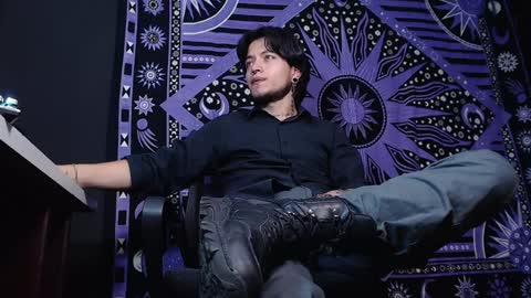 Snapshot of dicaprioo_ chatting on 01/17/25, 01:47 DICAPRIO online show from 01/17/25, 01:47