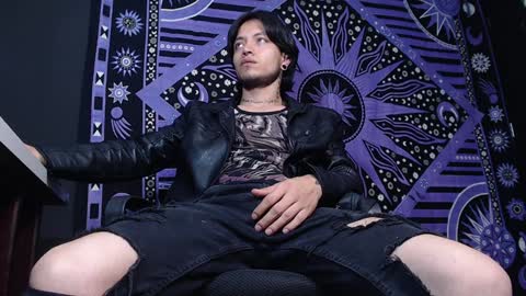 Snapshot of dicaprioo_ chatting on 01/22/25, 01:31 DICAPRIO online show from 01/22/25, 01:31