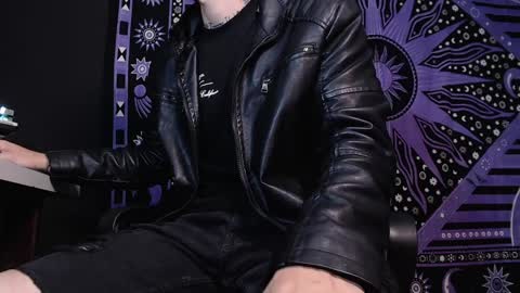 Snapshot of dicaprioo_ chatting on 01/31/25, 12:39 DICAPRIO online show from 01/31/25, 12:39