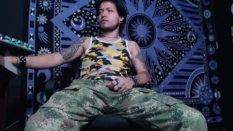 Snapshot of dicaprioo_ chatting on 02/02/25, 05:15 DICAPRIO online show from 02/02/25, 05:15