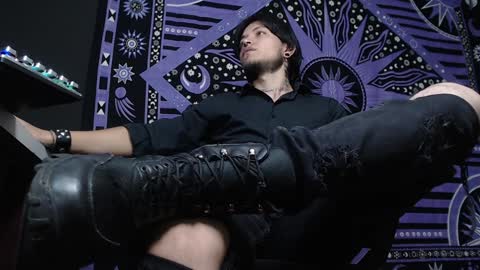 Snapshot of dicaprioo_ chatting on 02/03/25, 03:38 DICAPRIO online show from 02/03/25, 03:38