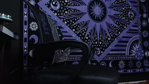 Snapshot of dicaprioo_ chatting on 02/07/25, 07:49 DICAPRIO online show from 02/07/25, 07:49