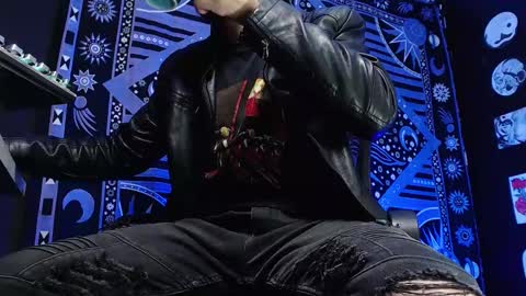 Snapshot of dicaprioo_ chatting on 02/17/25, 08:26 DICAPRIO online show from 02/17/25, 08:26