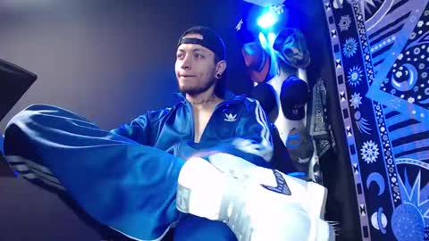 Snapshot of dicaprioo_ chatting on 02/22/25, 09:15 DICAPRIO online show from 02/22/25, 09:15