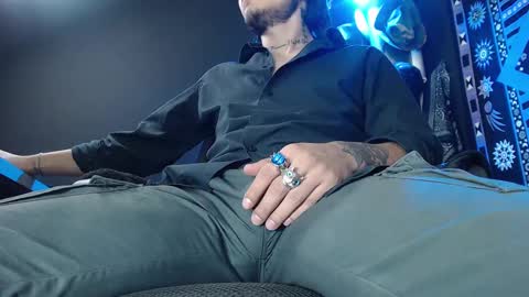 Snapshot of dicaprioo_ chatting on 02/25/25, 07:25 DICAPRIO online show from 02/25/25, 07:25