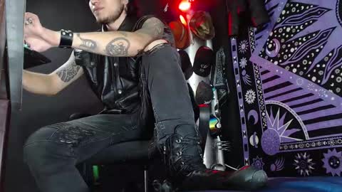 Snapshot of dicaprioo_ chatting on 03/10/25, 05:39 DICAPRIO online show from 03/10/25, 05:39