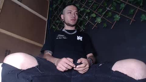 Snapshot of dicaprioo_ chatting on 09/12/25, 05:02 DICAPRIO online show from 09/12/25, 05:02