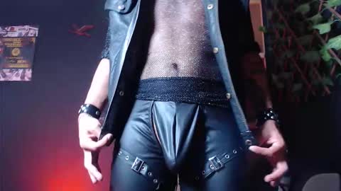 Snapshot of dicaprioo_ chatting on 10/14/25, 06:52 DICAPRIO online show from 10/14/25, 06:52