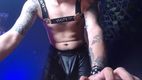 Snapshot of dicaprioo_ chatting on 10/17/25, 06:54 DICAPRIO online show from 10/17/25, 06:54