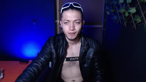 Snapshot of dicaprioo_ chatting on 10/22/25, 03:51 DICAPRIO online show from 10/22/25, 03:51