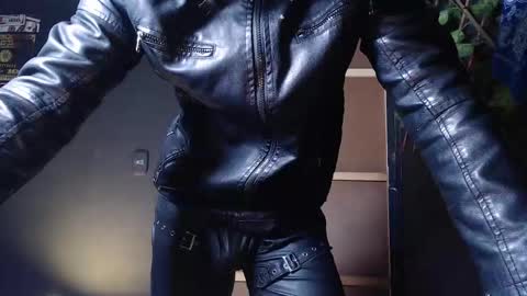 Snapshot of dicaprioo_ chatting on 11/04/25, 01:05 DICAPRIO online show from 11/04/25, 01:05