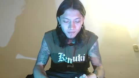 Snapshot of dicaprioo_ chatting on 03/05/26, 01:23 DICAPRIO online show from 03/05/26, 01:23