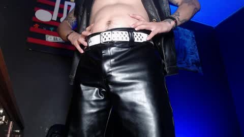 Snapshot of dicaprioo_ chatting on 03/27/26, 06:08 DICAPRIO online show from 03/27/26, 06:08