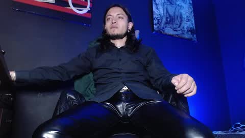 Snapshot of dicaprioo_ chatting on 03/30/26, 12:00 DICAPRIO online show from 03/30/26, 12:00