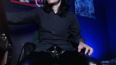 Snapshot of dicaprioo_ chatting on 03/30/26, 12:06 DICAPRIO online show from 03/30/26, 12:06