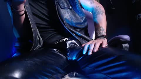 Snapshot of dicaprioo_ chatting on 04/10/26, 03:01 DICAPRIO online show from 04/10/26, 03:01