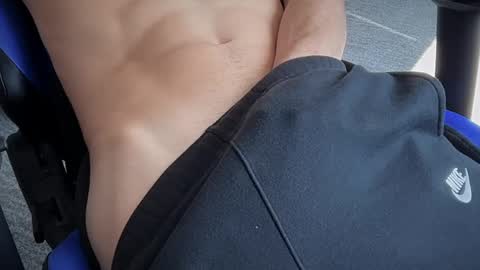 Snapshot of dickbboy19 chatting on 09/16/25, 06:31 dickbboy19 online show from 09/16/25, 06:31