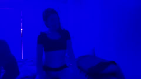 Snapshot of dickerdown1221 chatting on 12/20/25, 11:28 dickerdown1221 online show from 12/20/25, 11:28