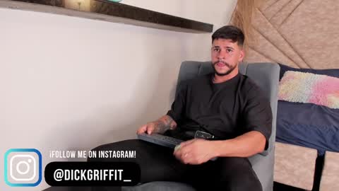 Snapshot of dickgriffith chatting on 01/17/25, 09:39 Dick Griffith online show from 01/17/25, 09:39