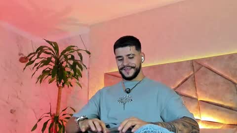 Snapshot of dickgriffith chatting on 09/28/25, 07:14 Dick Griffith online show from 09/28/25, 07:14