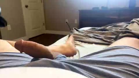 Snapshot of dicknhand699 chatting on 11/27/25, 01:46 dicknhand699 online show from 11/27/25, 01:46