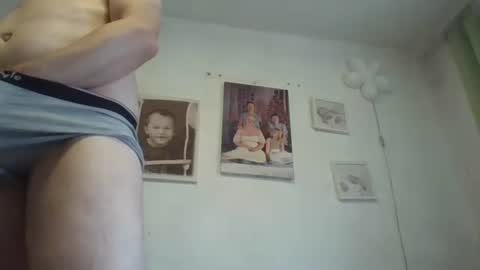 Snapshot of dickxxxd chatting on 11/04/25, 07:18 dickxxxd online show from 11/04/25, 07:18