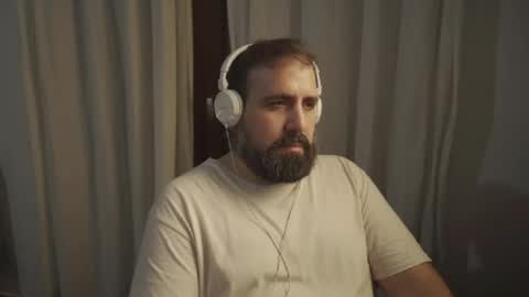 Snapshot of dicristalino chatting on 06/20/26, 09:17 Cristian Dipolino online show from 06/20/26, 09:17