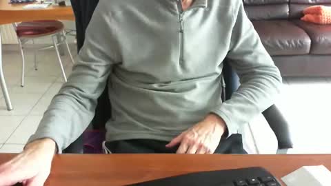 Snapshot of didonc chatting on 02/16/26, 09:49 didonc from france..... online show from 02/16/26, 09:49