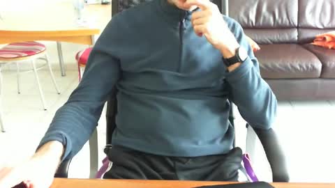 Snapshot of didonc chatting on 05/11/26, 04:04 didonc from france..... online show from 05/11/26, 04:04