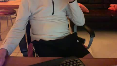 Snapshot of didonc chatting on 05/13/26, 07:55 didonc from france..... online show from 05/13/26, 07:55