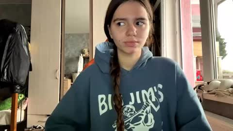 Snapshot of diedraringen chatting on 12/02/25, 09:14 Leila online show from 12/02/25, 09:14