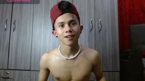 Snapshot of diego_santoro01 chatting on 12/17/24, 11:27 Diego Sanx01 online show from 12/17/24, 11:27