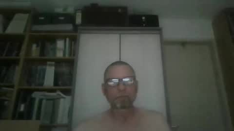 Snapshot of dierenfeld chatting on 04/21/26, 01:42 dierenfeld online show from 04/21/26, 01:42