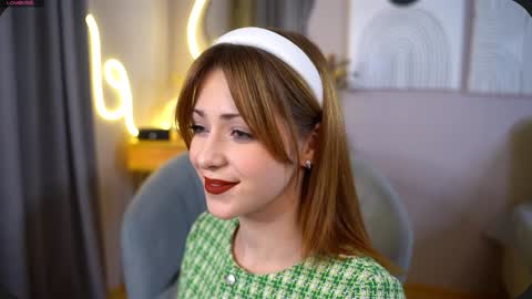 Snapshot of dietmountaindew_ chatting on 12/30/24, 06:16 Sophie online show from 12/30/24, 06:16