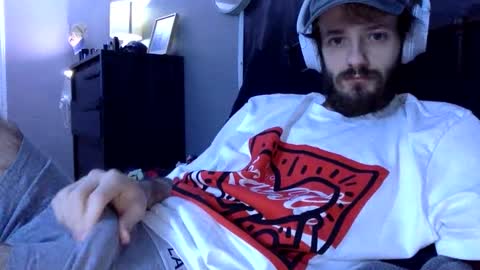 Snapshot of digbicknik chatting on 01/31/25, 06:35 digbicknik online show from 01/31/25, 06:35