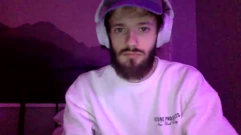 Snapshot of digbicknik chatting on 02/01/25, 10:05 digbicknik online show from 02/01/25, 10:05