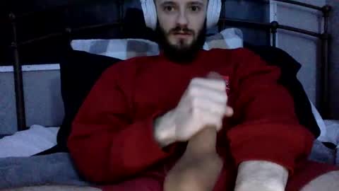 Snapshot of digbicknik chatting on 02/14/25, 08:10 digbicknik online show from 02/14/25, 08:10