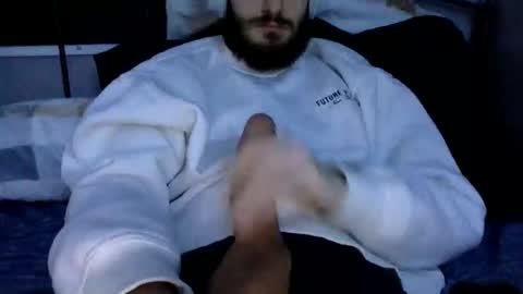 Snapshot of digbicknik chatting on 02/18/25, 11:44 digbicknik online show from 02/18/25, 11:44