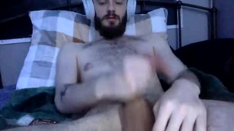 Snapshot of digbicknik chatting on 02/23/25, 09:55 digbicknik online show from 02/23/25, 09:55