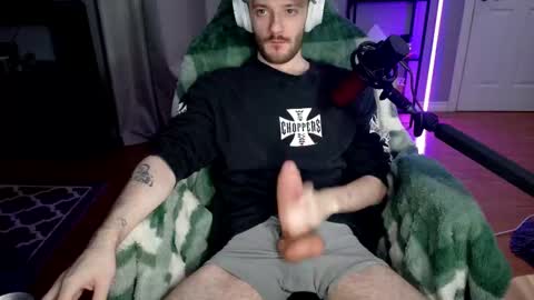 Snapshot of digbicknik chatting on 09/19/25, 12:56 digbicknik online show from 09/19/25, 12:56