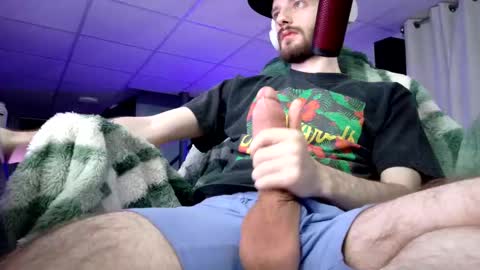 Snapshot of digbicknik chatting on 10/18/25, 01:08 digbicknik online show from 10/18/25, 01:08