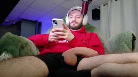 Snapshot of digbicknik chatting on 04/30/26, 01:12 digbicknik online show from 04/30/26, 01:12