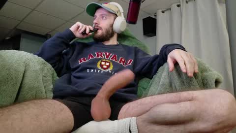 Snapshot of digbicknik chatting on 05/13/26, 03:04 digbicknik online show from 05/13/26, 03:04