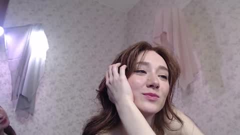 Hi im Alice 3 Im usualy online 03-10 or 17-21 UTC0 online show from 02/11/26, 06:29