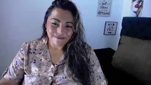 Snapshot of dihayara chatting on 06/25/26, 04:45 Mariana online show from 06/25/26, 04:45